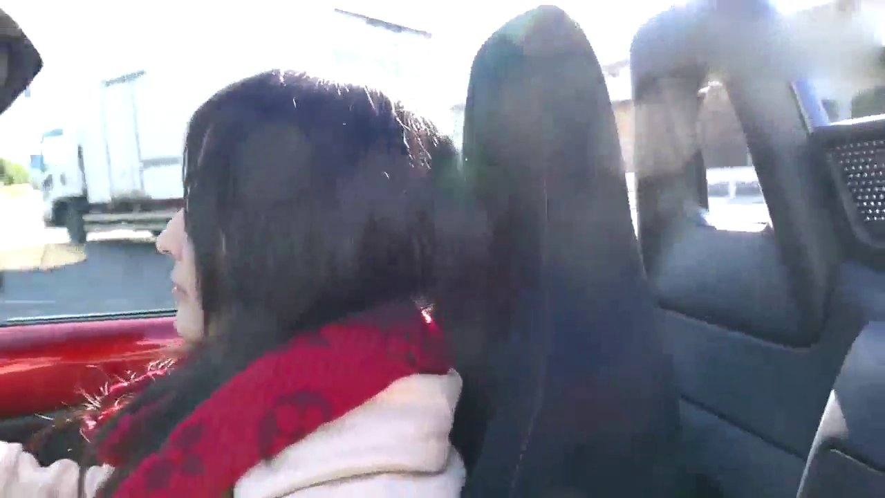 手动挡的跑车，妹子都能开的这么好！