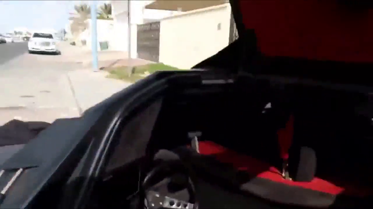 2000万跑车打开车门的那一刻，兰博基尼都不敢点火了