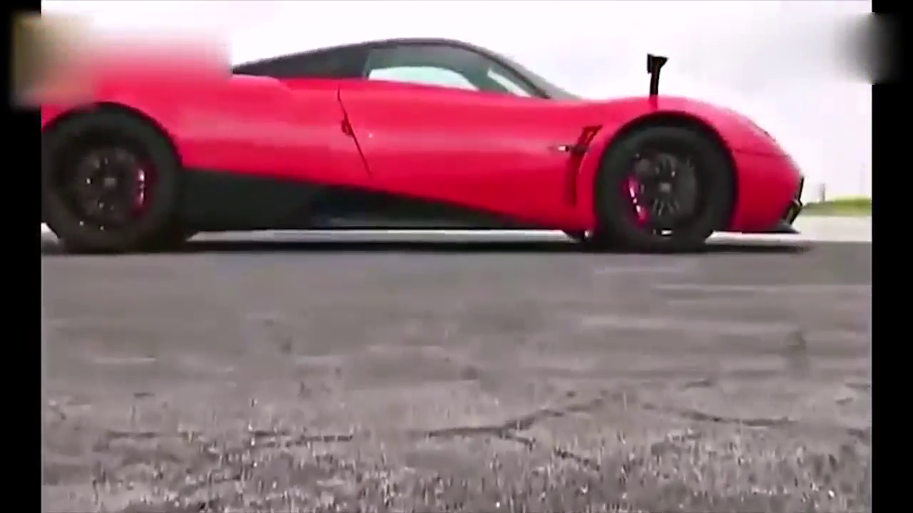 1个亿的帕加尼跑车变形，我还以为拍电影呢