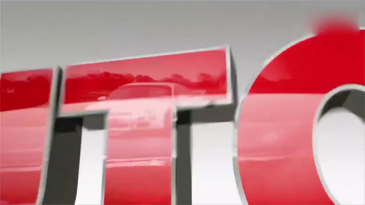 摩托车VS跑车！迈凯轮12C对决杜卡迪1199