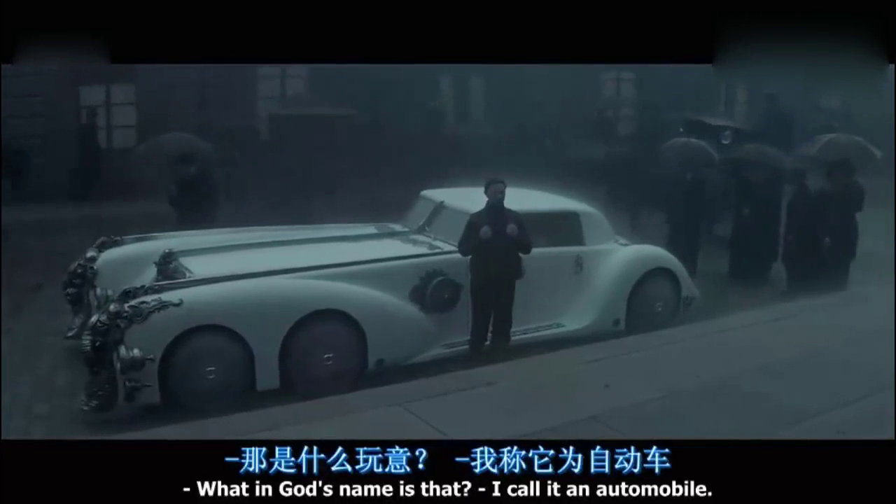 1910年款的六轮跑车在崩塌中的威尼斯狂飚，帅到没朋友