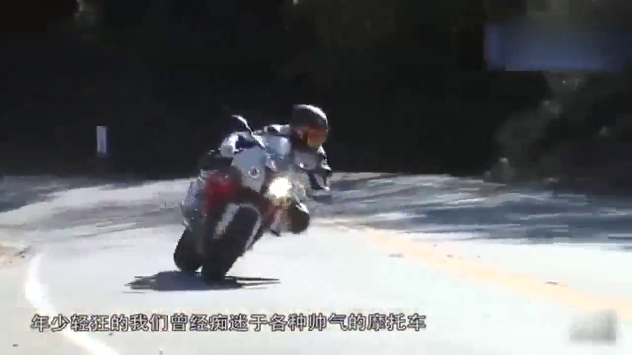 全封闭摩托车问世, 再不怕风吹日晒, 比跑车更拉风, 时速250公里