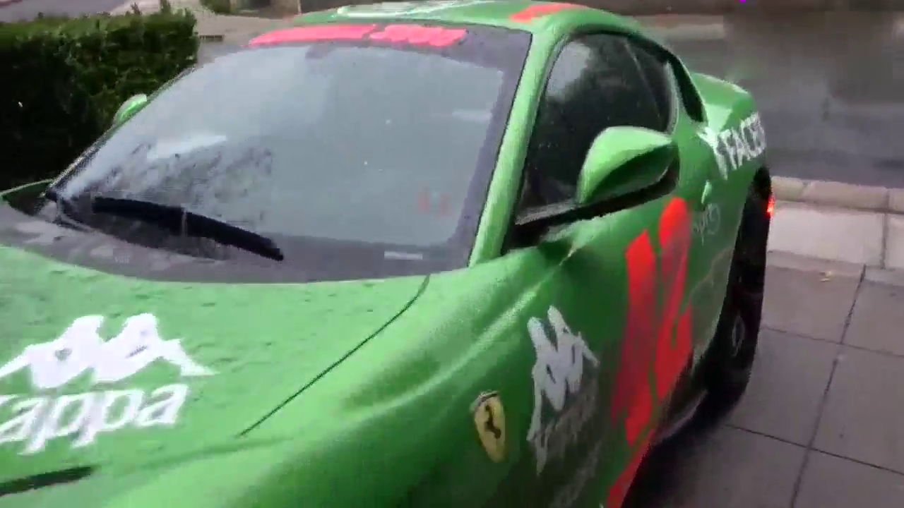 00后晒出自己的2台跑车，人生赢家还有谁？