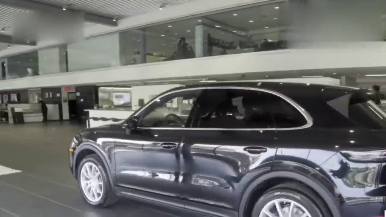 保时捷 卡宴 Cayenne 深度评测内饰外观 具备跑车资质