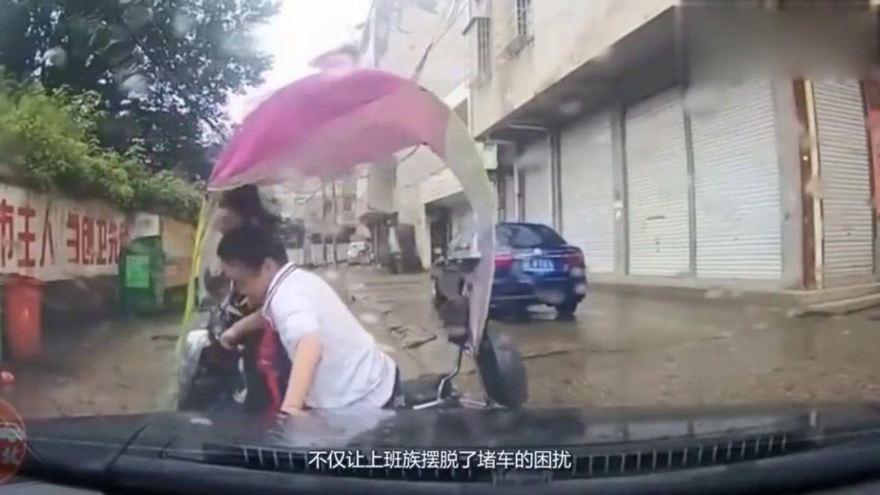 电动车不正确驾驶易酿事故，学会这些为你的安全保驾护航
