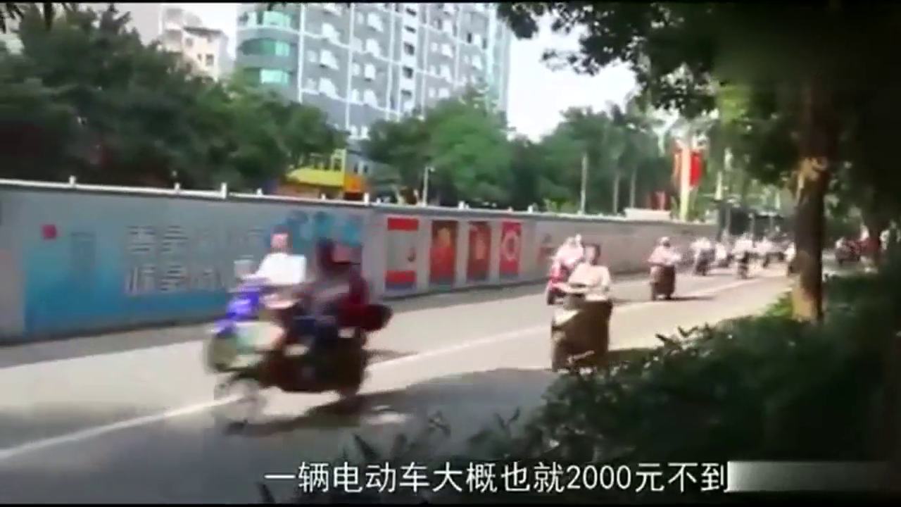最疯狂的电动车，轻松被奥迪撞飞，你怎么看？