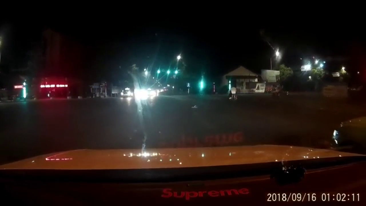 途观家用车跟野马跑车比加速，油门一踩就知道差距了