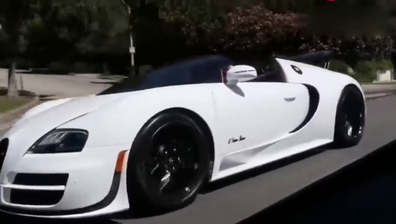 兰博基尼对上布加迪跑车，没想半路还来个柯尼塞格，互看不顺眼