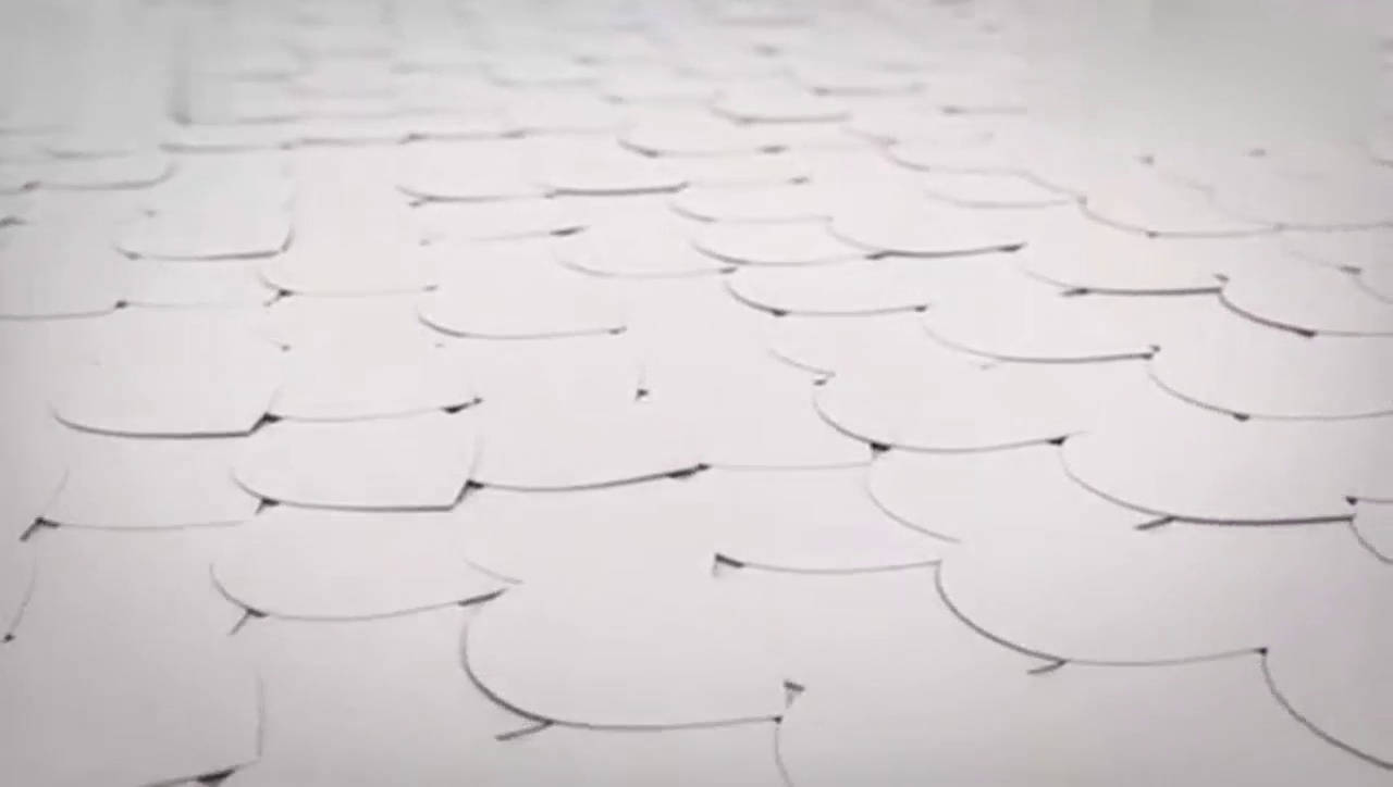 土豪驾驶法拉利失控撞车 千万级超跑车就这么毁了