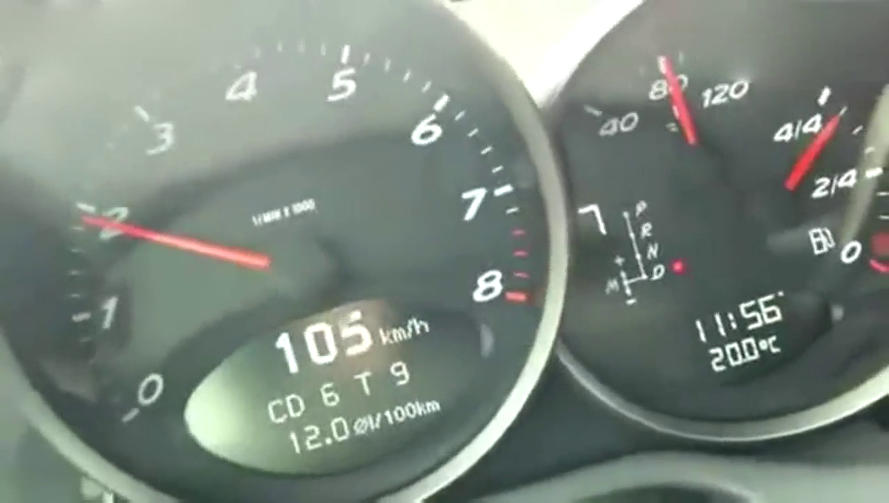 保时捷跑车高速加速，跑到235码车内静音没话说！