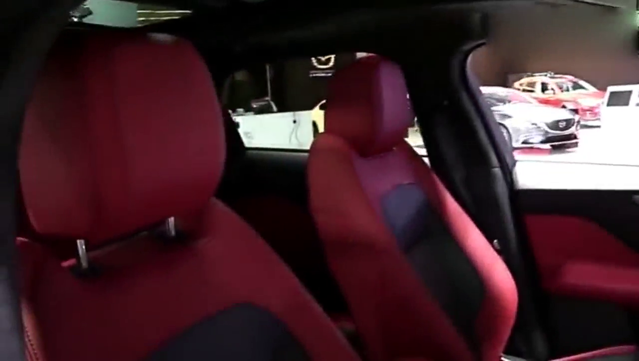 抢先观看2018款进口捷豹F Pace S越野跑车