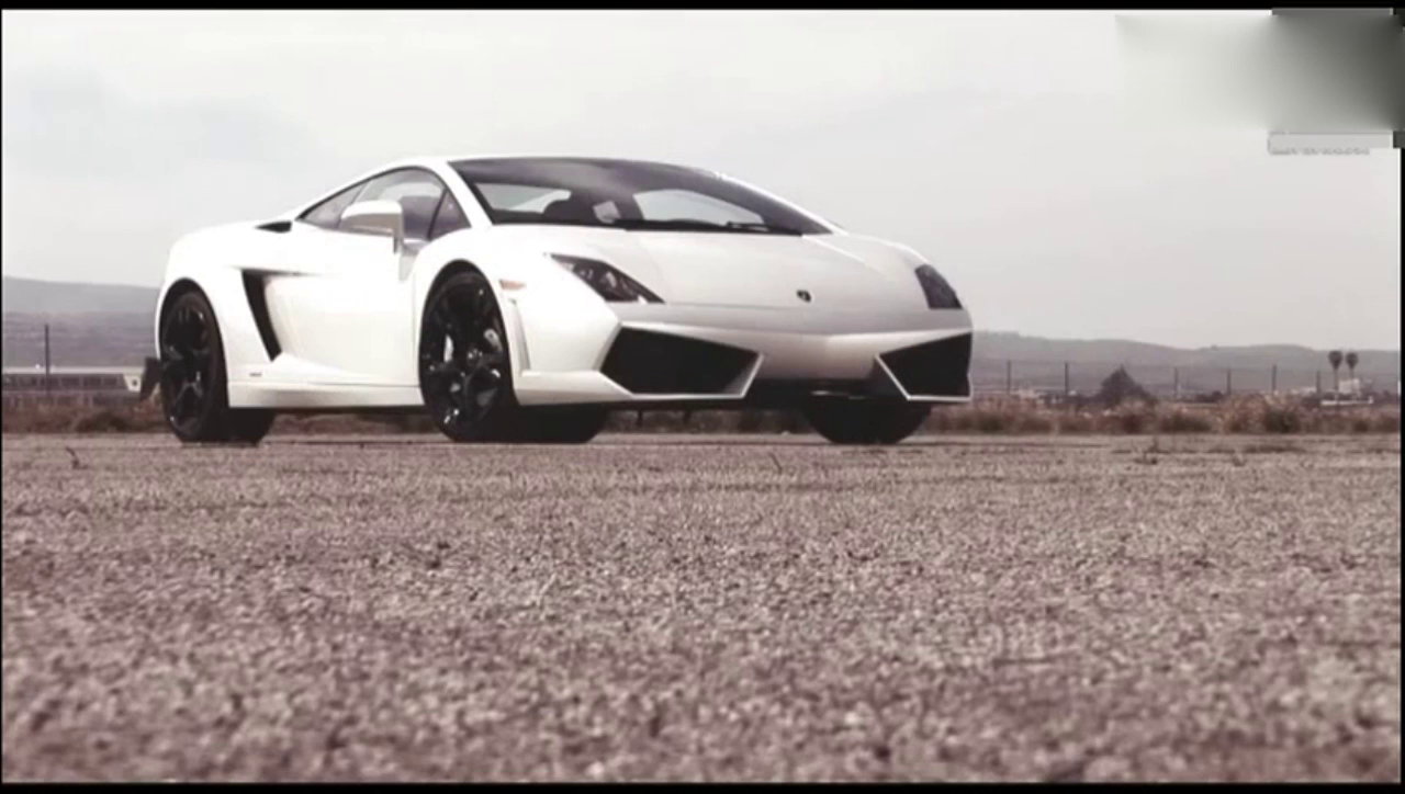 五款跑车直线加速赛，奔驰SLR：拿玛莎拉蒂和我比是看不起我？