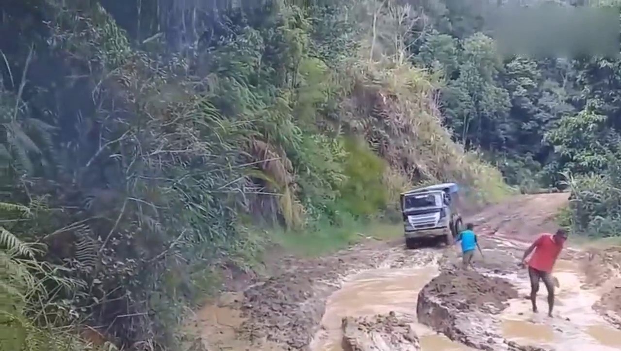 神奇的卡车越野车极端