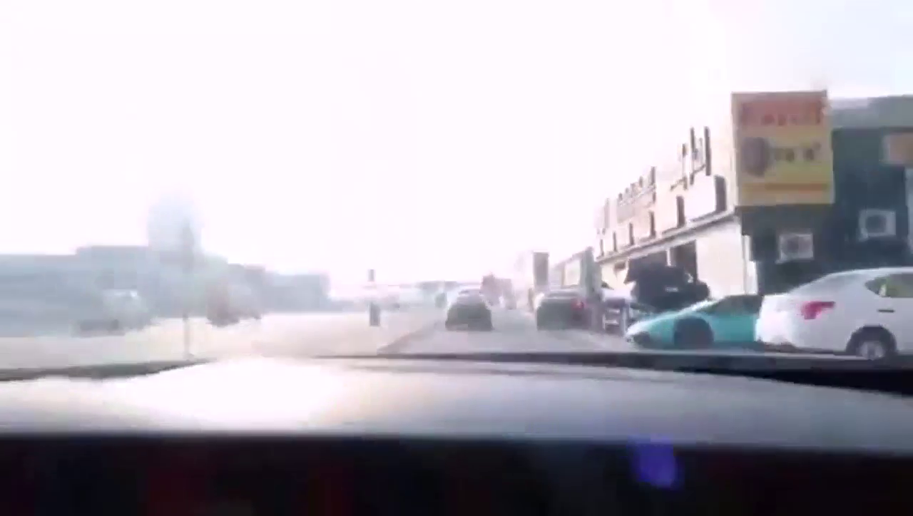 私人订制版超级跑车拉开遮车布以后才是霸气的开始