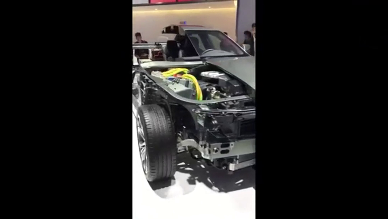 车展上的凯迪拉克，这造型太奇特了，让人更直观了解其性能！