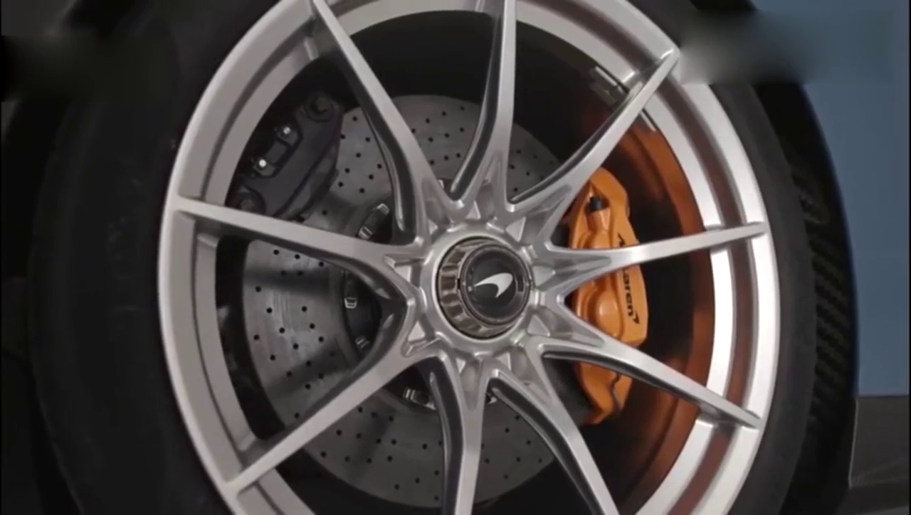 迈凯伦史上最快的超级跑车，看清排气的瞬间霸气开始！