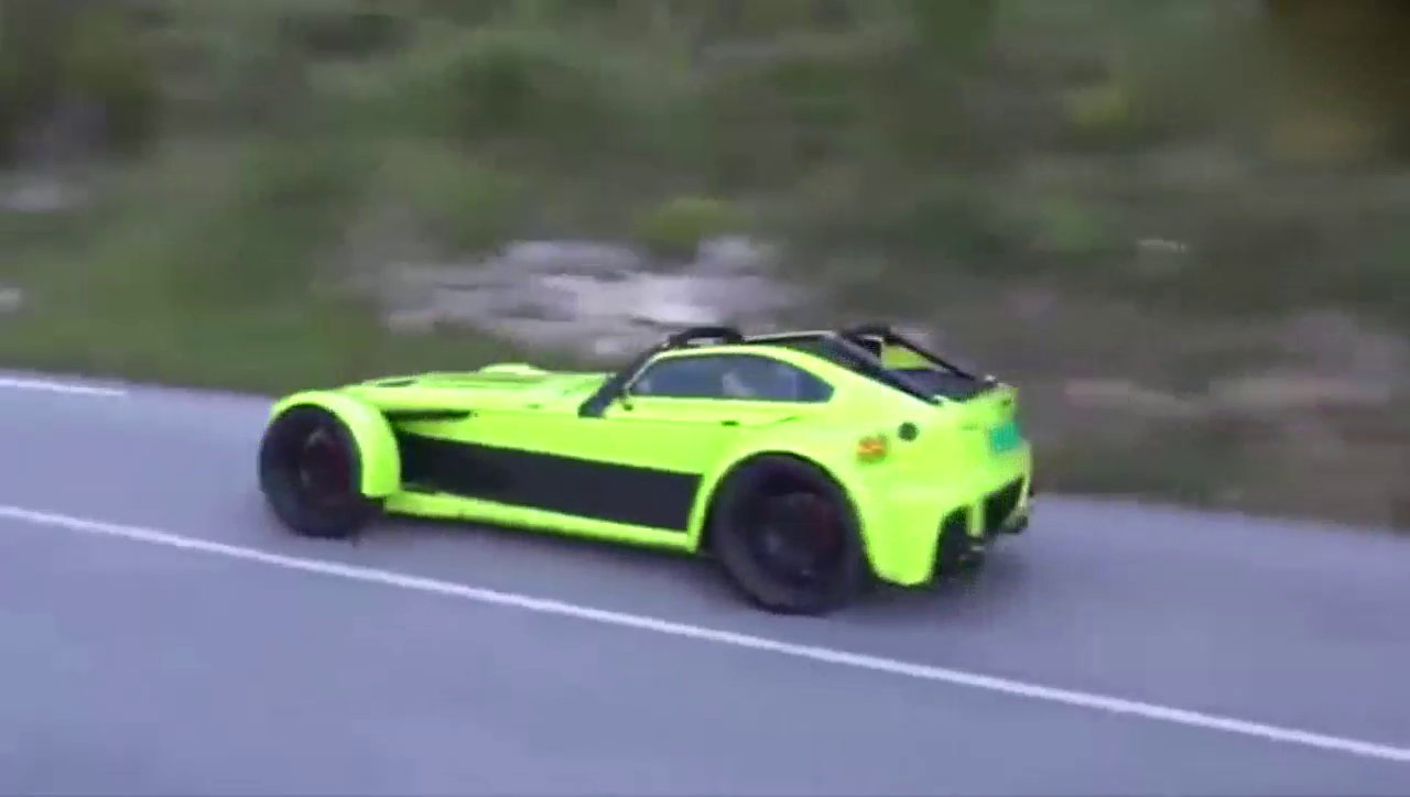 限量14台的个性跑车，掉个头忒费劲了！