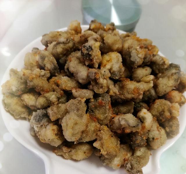 炸海蛎子,外皮酥酥,内里爆浆,好吃到停不下来