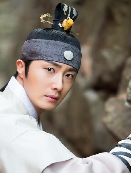 韩剧《獬豸》公开一组丁一宇的宣传照!古装造