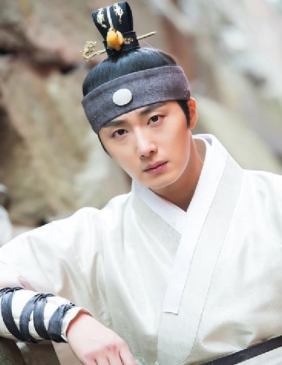 韩剧《獬豸》公开一组丁一宇的宣传照!古装造