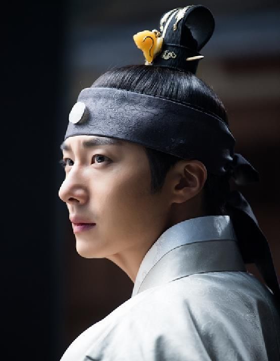 韩剧《獬豸》公开一组丁一宇的宣传照!古装造