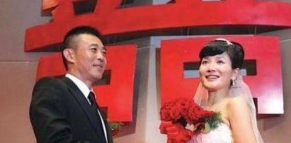 50岁侯勇，与2婚妻子离婚对孩子不管不顾，和3任妻子结婚找到真爱