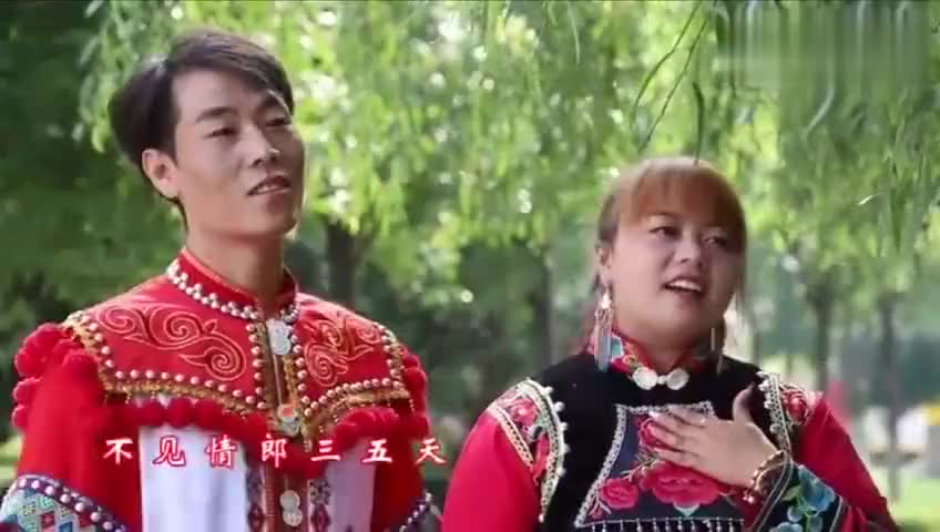云南山歌:小哥小妹情意合,千里路上送鸿毛!