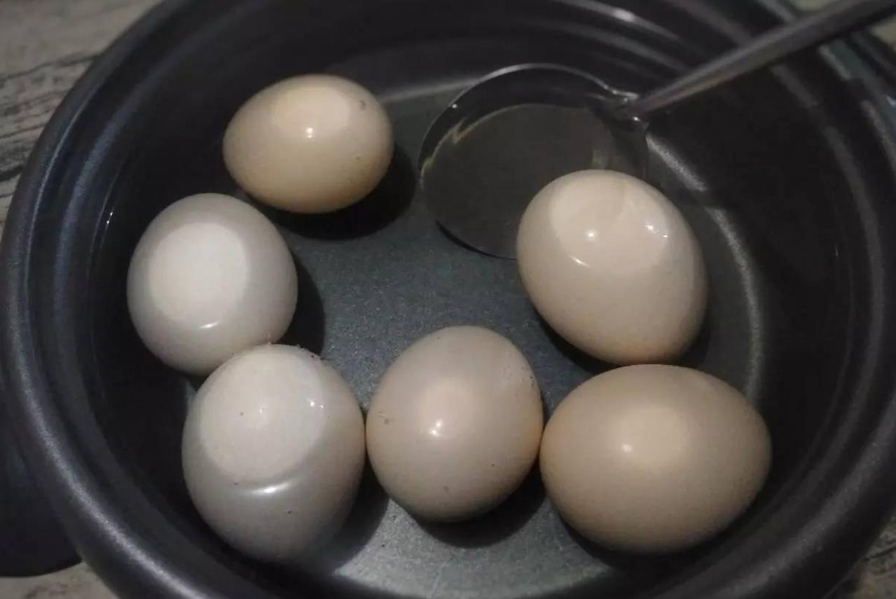 又学一招！“任性”的科学家煮540个鸡蛋教你轻松剥蛋壳！快快收藏！ - 知乎