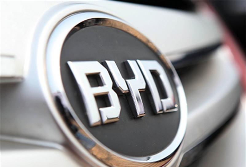 比亚迪新车配新标，配鸥翼门加“发光中网”，网友：抗衡特斯拉？