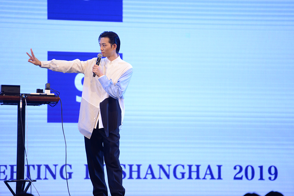 龙星凉专访:挑战新角色演反派我很乐意