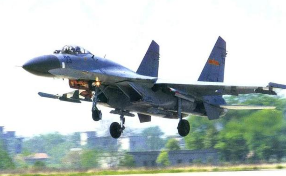 战斗机最大航程和作战半径的区别是什么?二者