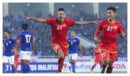 3-0！越南夺冠创60年纪录，球迷疯狂庆祝 范志毅预言成真？