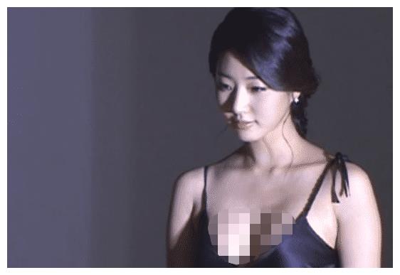 韩国性感女神，靠出演“三级片”走红，今41岁身材韵味不减当年