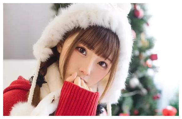 逢郎欲语低头笑，碧玉搔头落水中，最是娇羞的三星座女