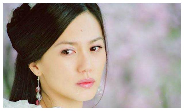 还记得“新加坡四美”吗？郭妃丽美得惊为天人，范文芳堪称国宝级