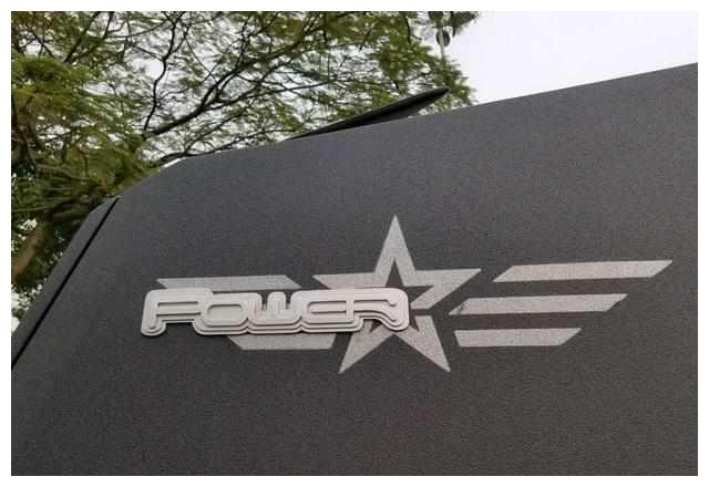 这款SUV，不怒自威，外观完胜百万路虎揽胜