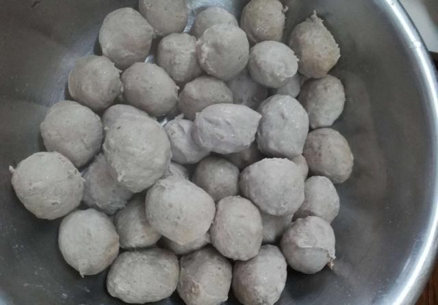 潮汕特色的牛肉丸,在家就能做,制作方法简易,肉丸鲜嫩