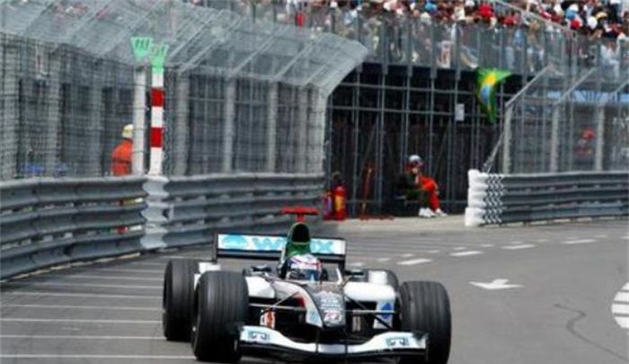 米纳迪赛车：来见识一下，赛车运动让人振奋，很有派头