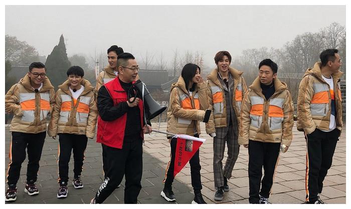 杨超越又迎来新综艺啦，嘉宾阵容令人满意，谁留意C位是谁？