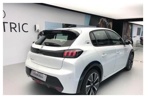 全新标致208现身,内外高颜不输508L,1.2T榨出130马力还配8AT