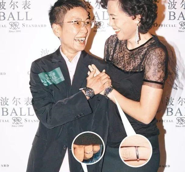 离婚一个月即公布新恋情！香港首个公开同性恋婚姻名人,,尽量低调