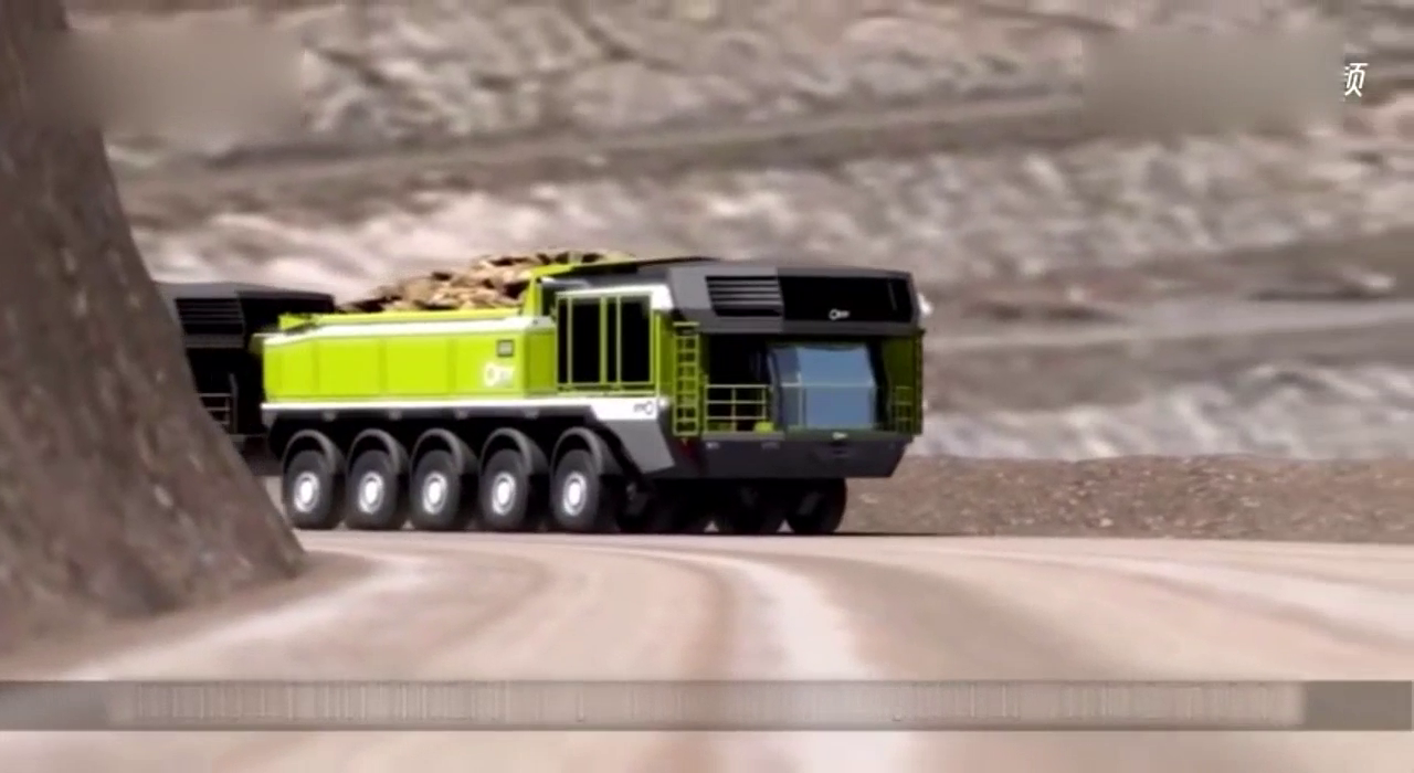 德国发明的超级卡车，不但能原地转弯，还可连成火车