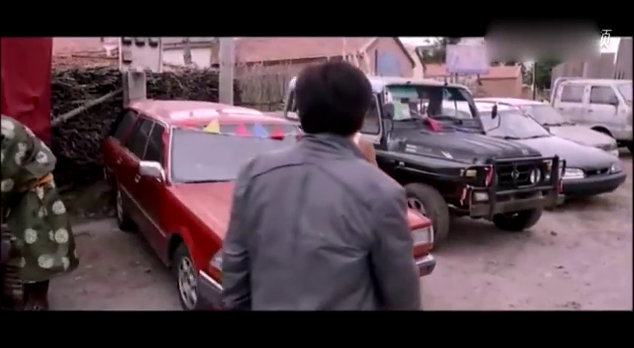 这是成龙开过最豪华，最帅的跑车！