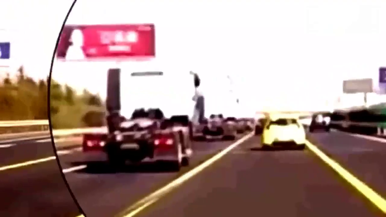 大卡车神龙摆尾只为就一辆轿车