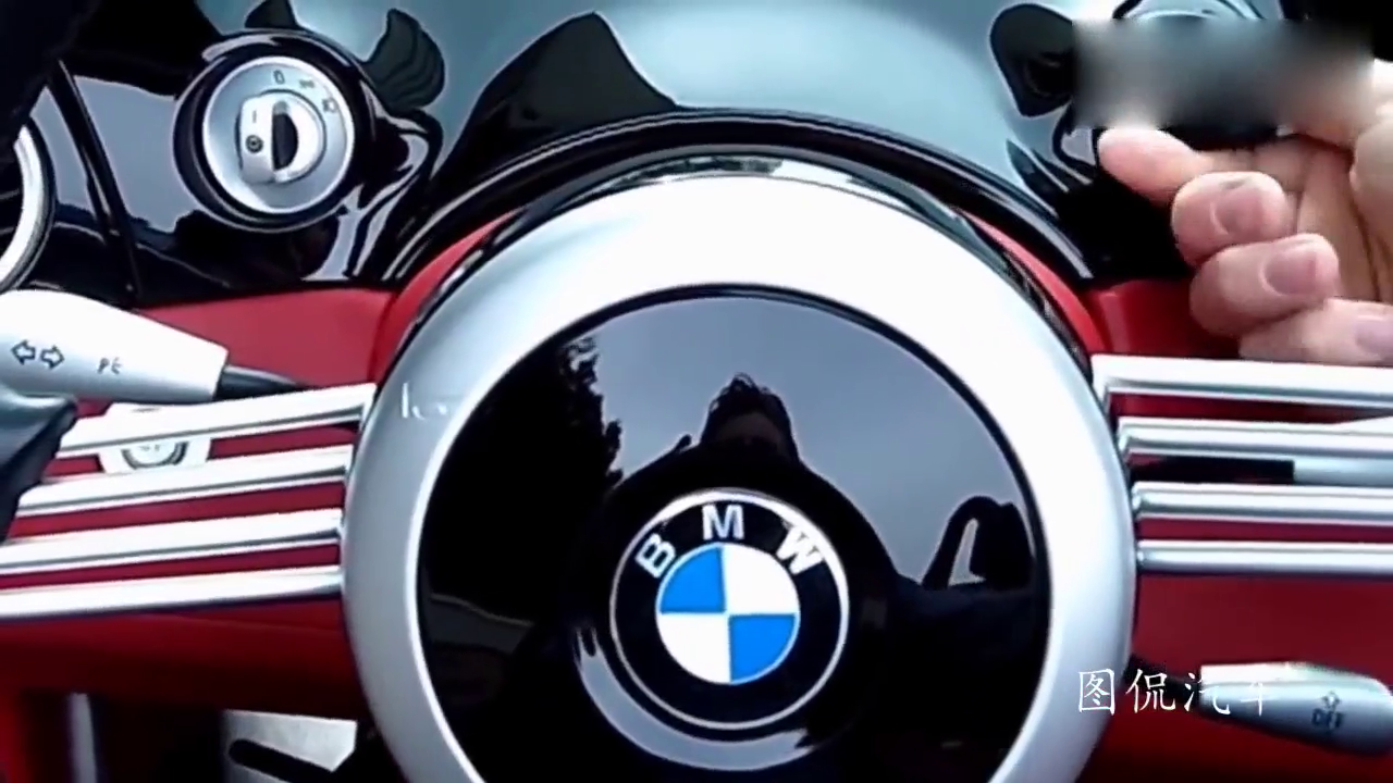 史上最经典的宝马Z8跑车，颜值足以胜过阿斯顿马丁！太帅了！