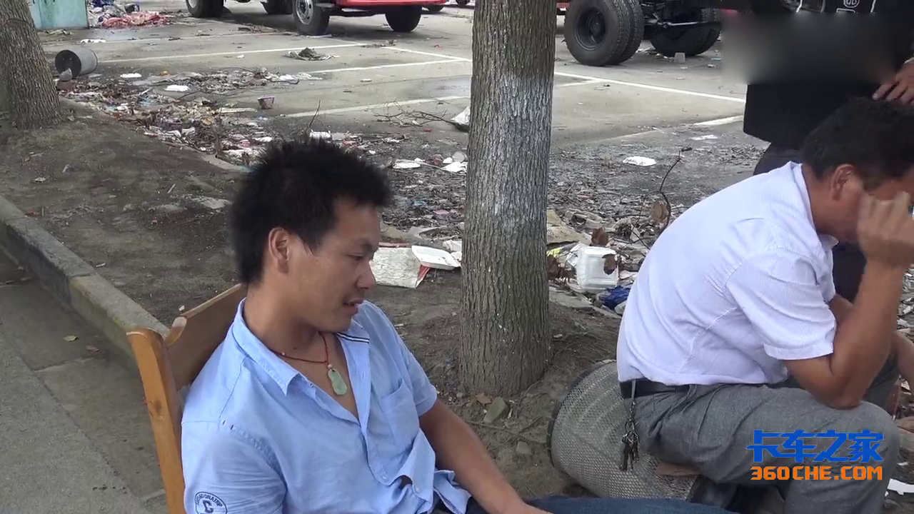 卡车司机 活儿越来越少了, 只能卖车回家种地了