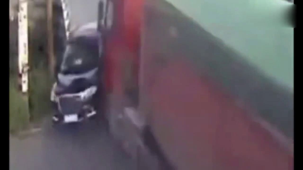 卡车真的像怪物，太可怕了