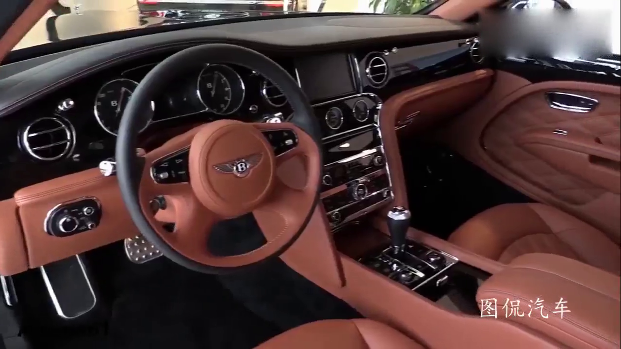 打开2018宾利慕尚车门，才知道什么叫做豪华车！