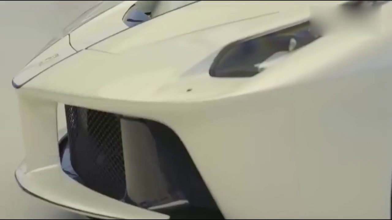 2500万的法拉利贵在何处？启动的一瞬间告诉你什么是超级跑车！
