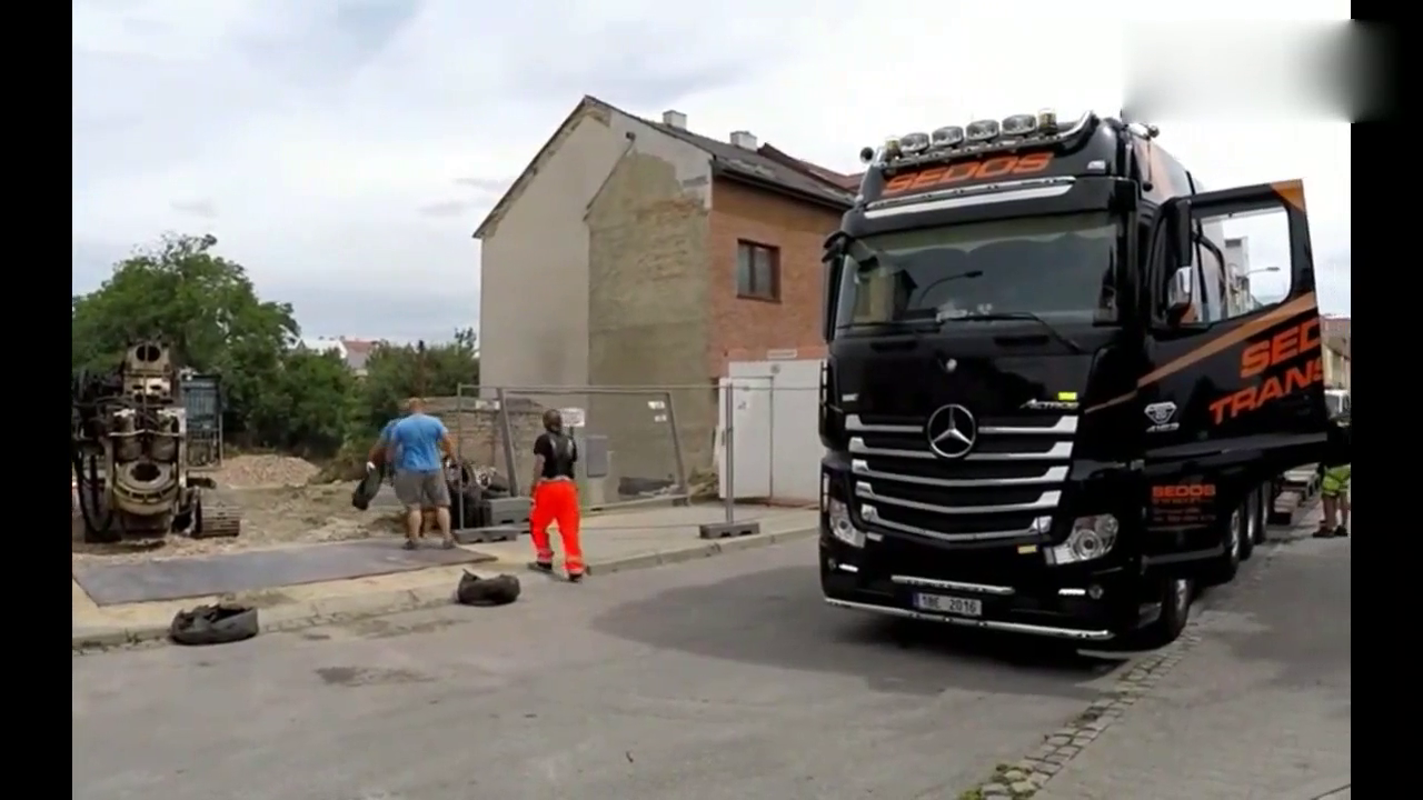 80万的奔驰的卡车，居然没人敢开了